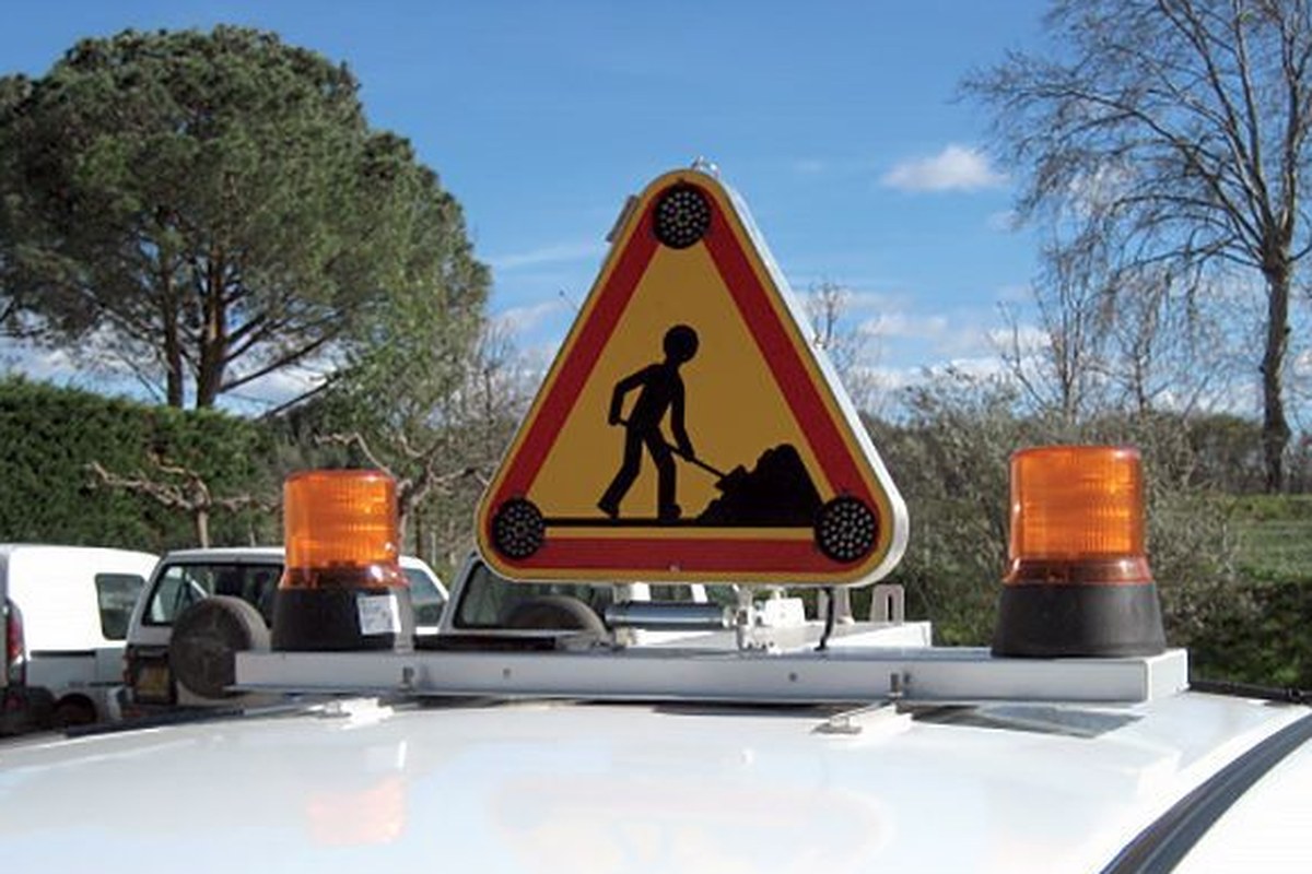Équipement de signalisation obligatoire d’un véhicule d’intervention de chantier